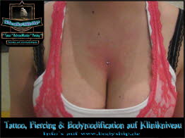 Dekolette Brust Busen weiblich Dermal Anchor Microdermal Glitzer Piercing Bodymod by Bodyship Halle - Sachsen Anhalt - www