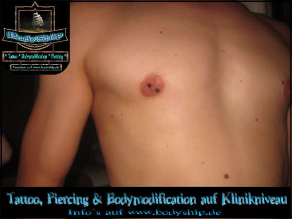db_Brust-Mann-schrag-Piercing-Bodymod-by-Bodyship-Halle---Sachsen-Anhalt---www_bodyship_de-2