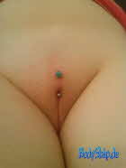 db_Christina-Piercing-mit-Klitzerkugel-Vaginal-weiblich-Intim-Piercing--Bodymod-by-Ben-Bodyship-Halle---www_bodyship_de---Sachsen-Anhalt1