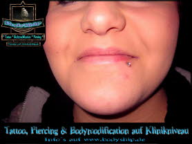 Lip Lippe Glitzer Multi Jeweled Piercing Bodymod by Bodyship Halle - Sachsen Anhalt - www
